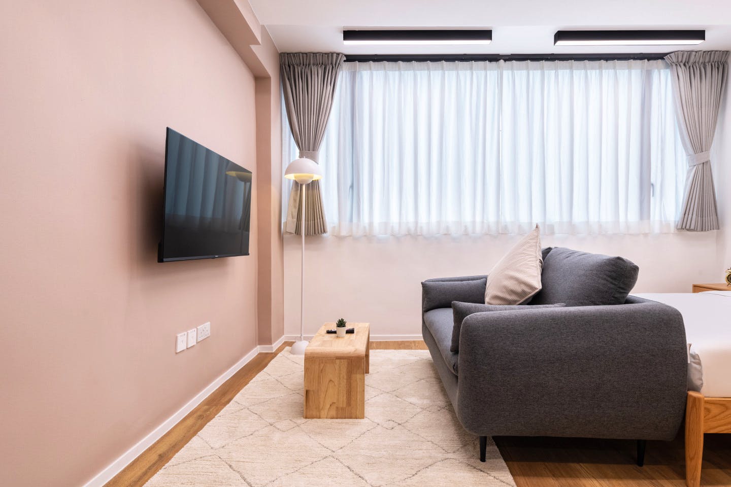  Regular Studio Apartment  -  Mid-Century Modern Coliving Oasis in Historic Tai Ping Shan Apartment  - Gallery -  4