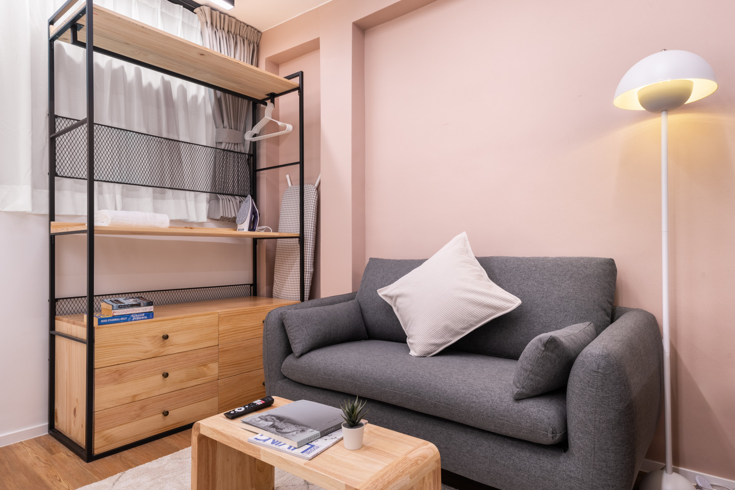  Regular Studio Apartment  -  Mid-Century Modern Coliving Oasis in Historic Tai Ping Shan Apartment  - Gallery -  24