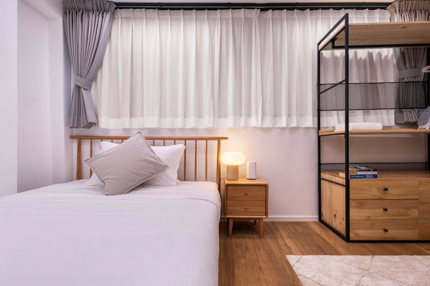  Regular Studio Apartment  -  Mid-Century Modern Coliving Oasis in Historic Tai Ping Shan Apartment  - Gallery -  9