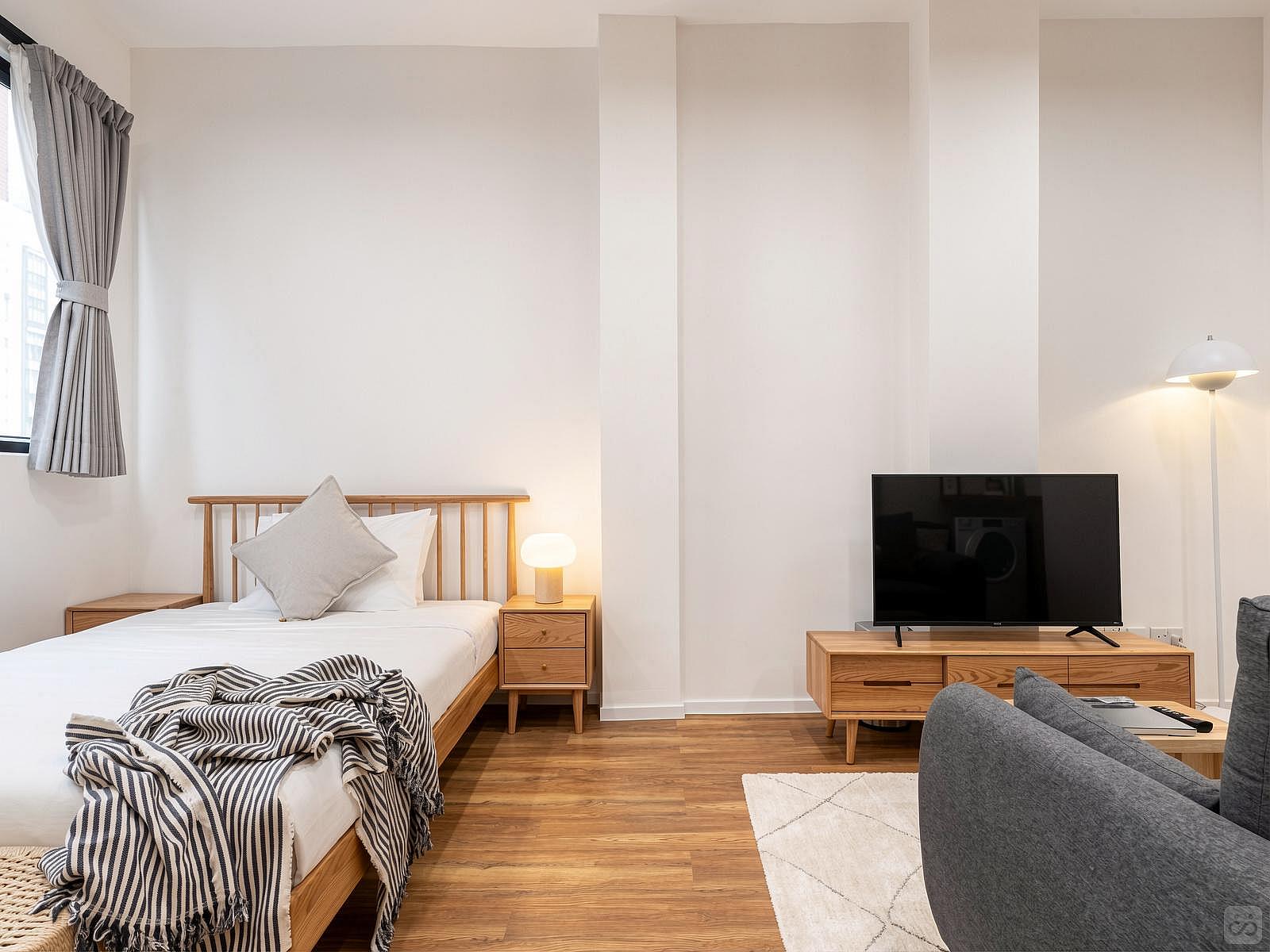  Large Studio Apartment  -  Mid-Century Modern Coliving Oasis in Historic Tai Ping Shan Apartment  - Gallery -  55