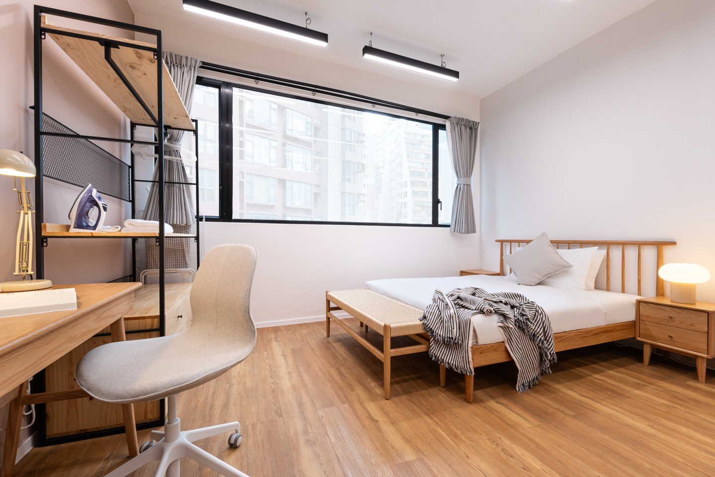  Large Studio Apartment  -  Mid-Century Modern Coliving Oasis in Historic Tai Ping Shan Apartment  - Gallery -  14