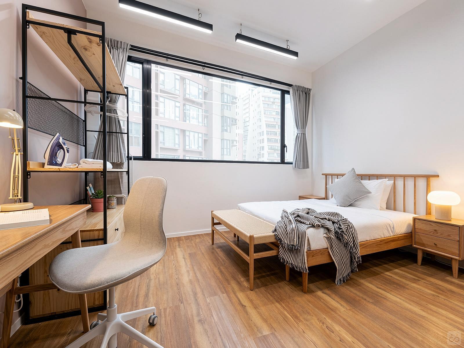 Large Studio Apartment  -  Mid-Century Modern Coliving Oasis in Historic Tai Ping Shan Apartment  - Gallery -  54