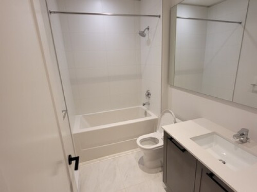 homestay-in-new-condo-with-gym-surrey-1307169220250220053006AM
