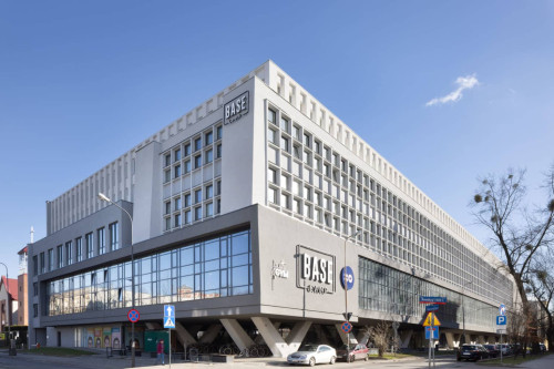 Basecamp by Xior Łódź Rewolucji