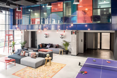 Basecamp by Xior Łódź Rewolucji