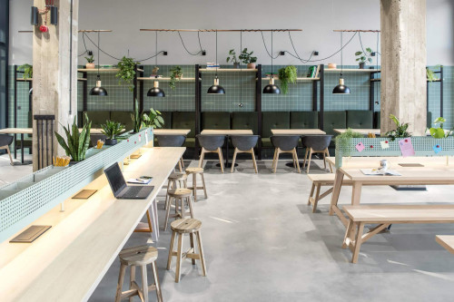 Basecamp by Xior Łódź Rewolucji