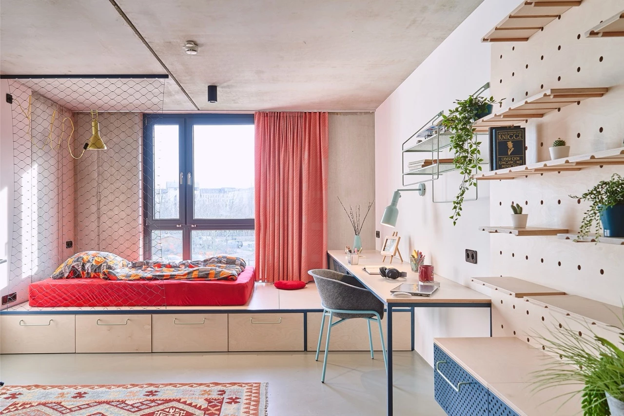 Studio Shared Kitchen - 1