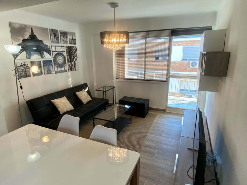 Apartamento en Calle  Miraflores, Málaga con 80m2