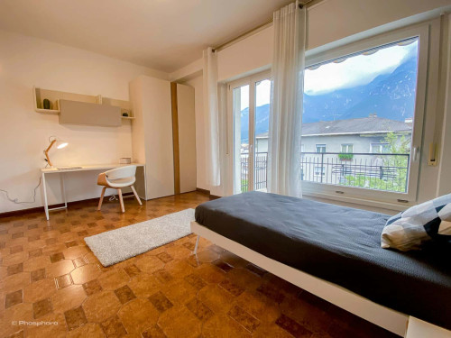 Room in Viale degli Olmi, Trento for 116 m² with 4 bedrooms