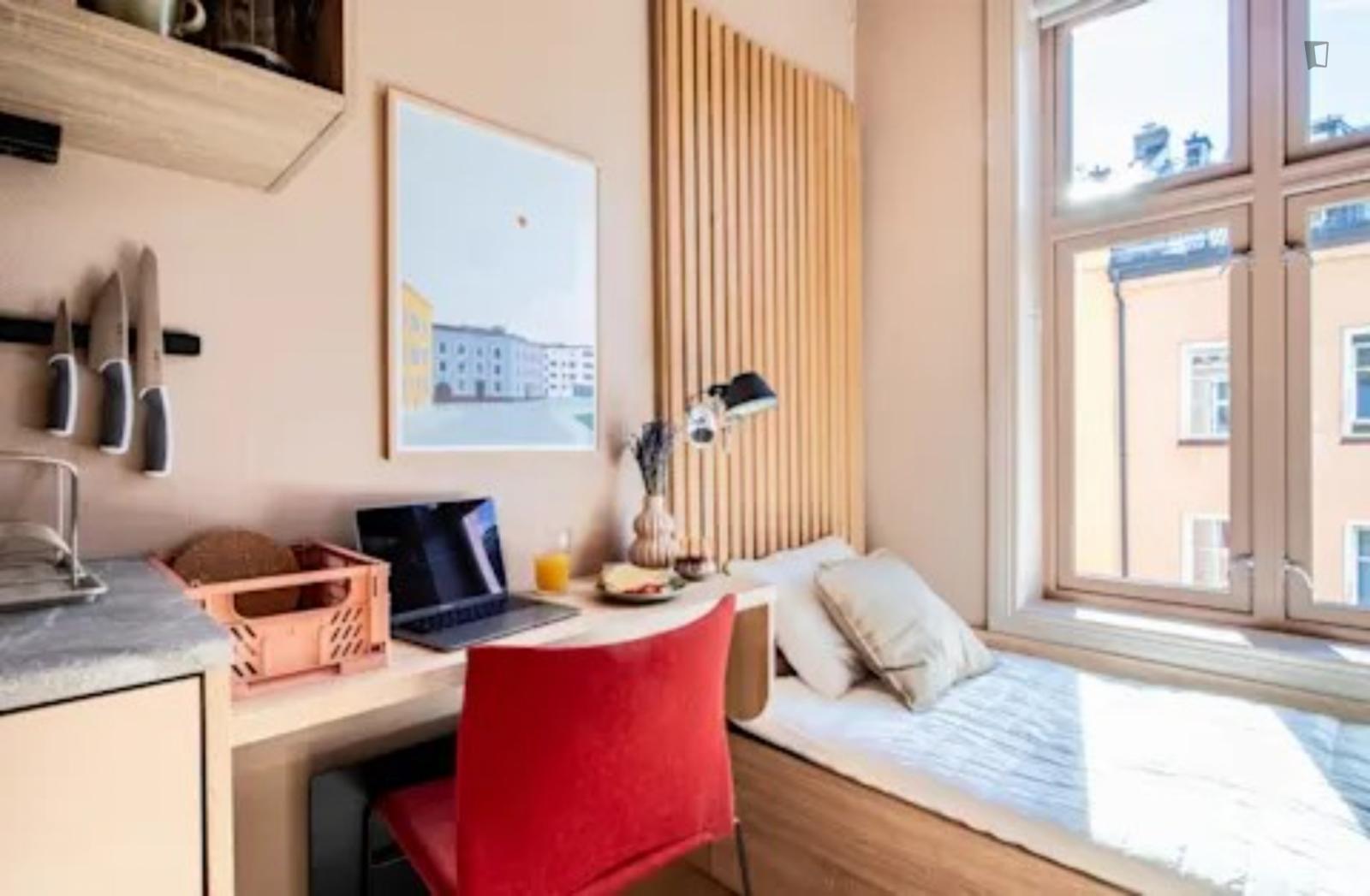  Modern Studio In The Hip Grünerløkka Area  -  Modern studio in the hip Grünerløkka area  - Gallery -  1
