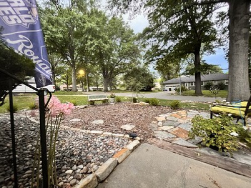 Zen garden, just off hiway - Gallery - 19