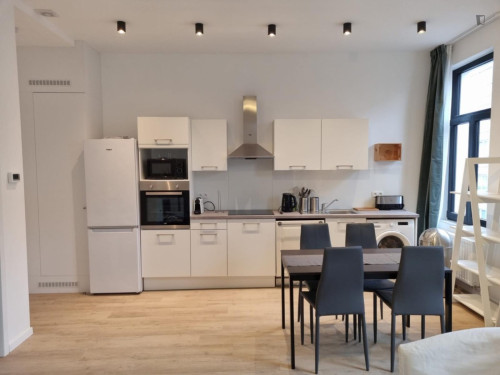 Tempting 1 Bedroom Apartment close to Clemenceau Metro - Gallery - 13