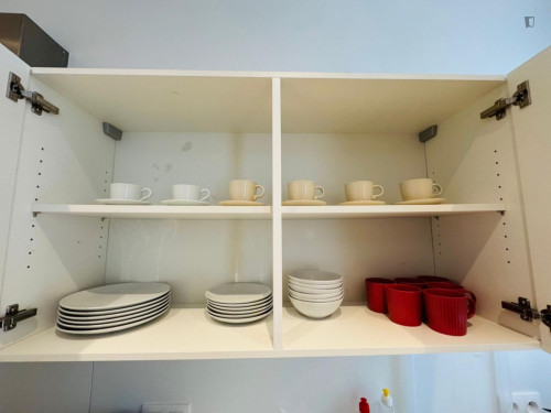 Tempting 1 Bedroom Apartment close to Clemenceau Metro - Gallery - 16