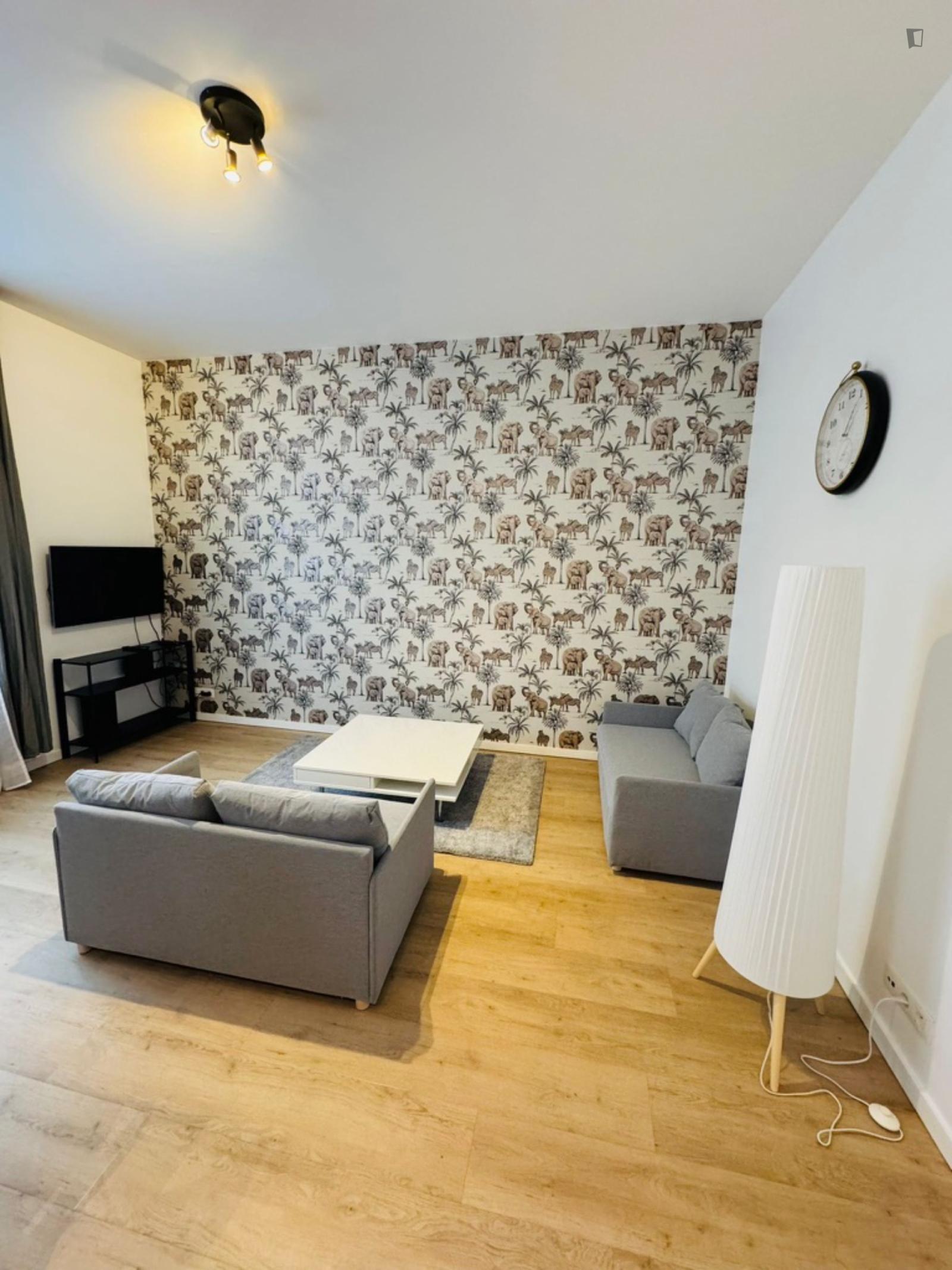 Tempting 1 Bedroom Apartment Close To Clemenceau Metro - Tempting 1 Bedroom Apartment close to Clemenceau Metro - Gallery - 1