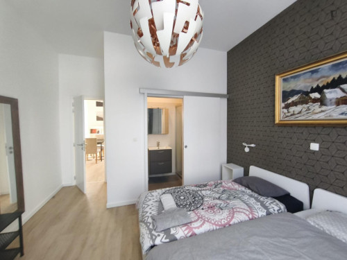 Thrilling 1 Bedroom Apartment close to  Bruxelles-Midi Train Station  - Gallery - 18