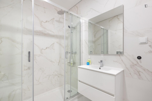Charming studio close to the Brito Capelo metro station - Gallery - 8