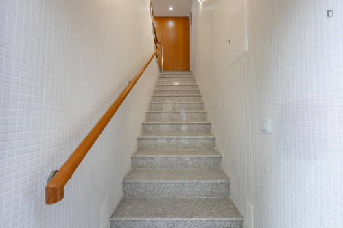 Charming studio close to the Brito Capelo metro station - Gallery - 15