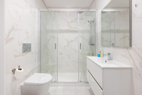 Charming studio close to the Brito Capelo metro station - Gallery - 7