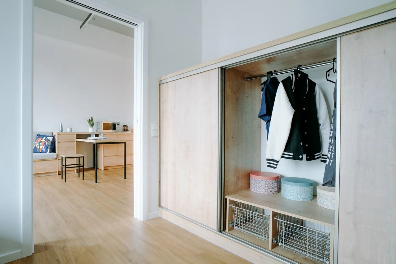  Single L Accessible  -  Basecamp by Xior Kraków  - Gallery -  3