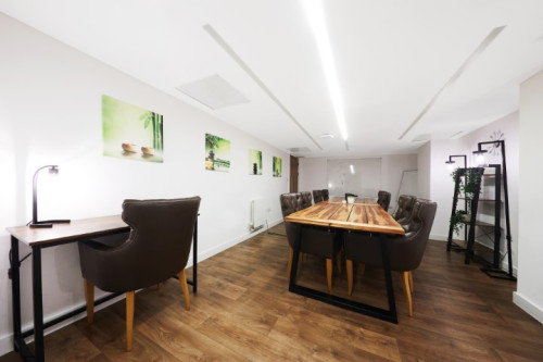 Collegiate Tower - Gallery - 19