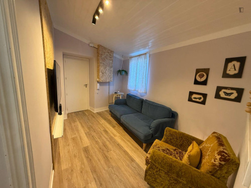 Great Single Bedroom Near ISLA  - Gallery -  5