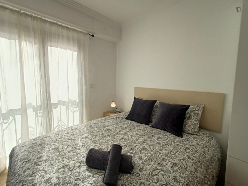 Exquisite double bedroom in Elche with private bathroom