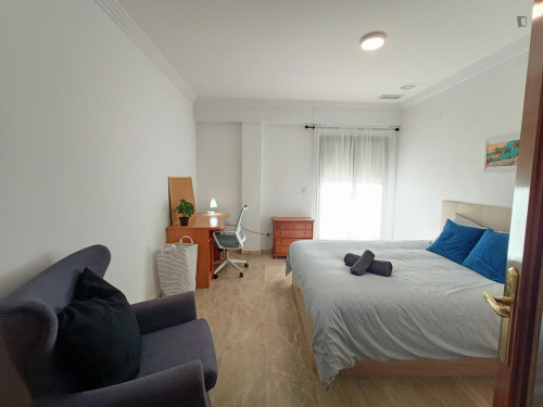 Big double bedroom close to El Palmeral park