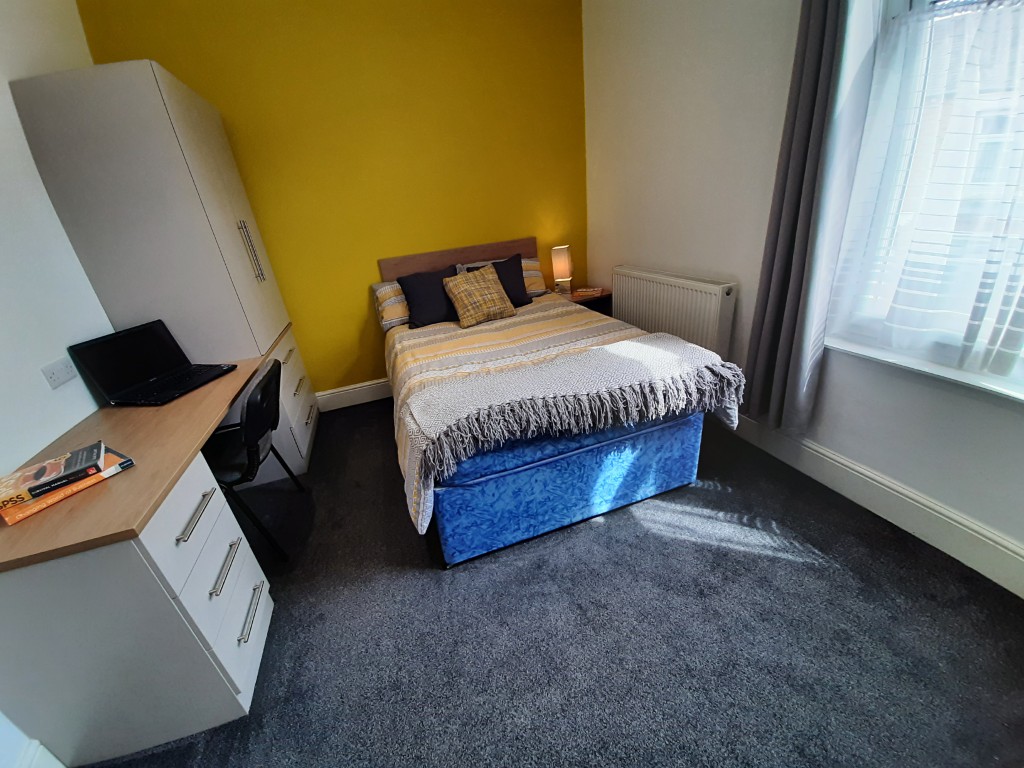  3 Bedrooms - 1 Shared Bathroom  -  62 Haddon Street  - Gallery -  1