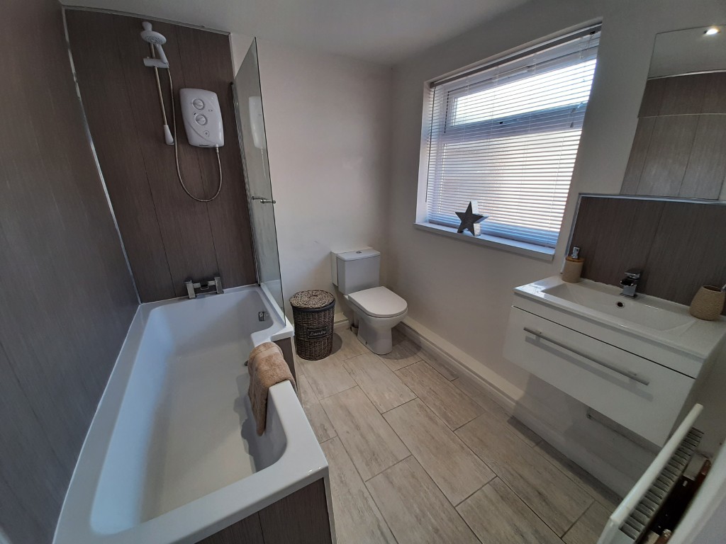 3 Bedrooms - 1 Shared Bathroom - 49 Kildare Street - Gallery - 5