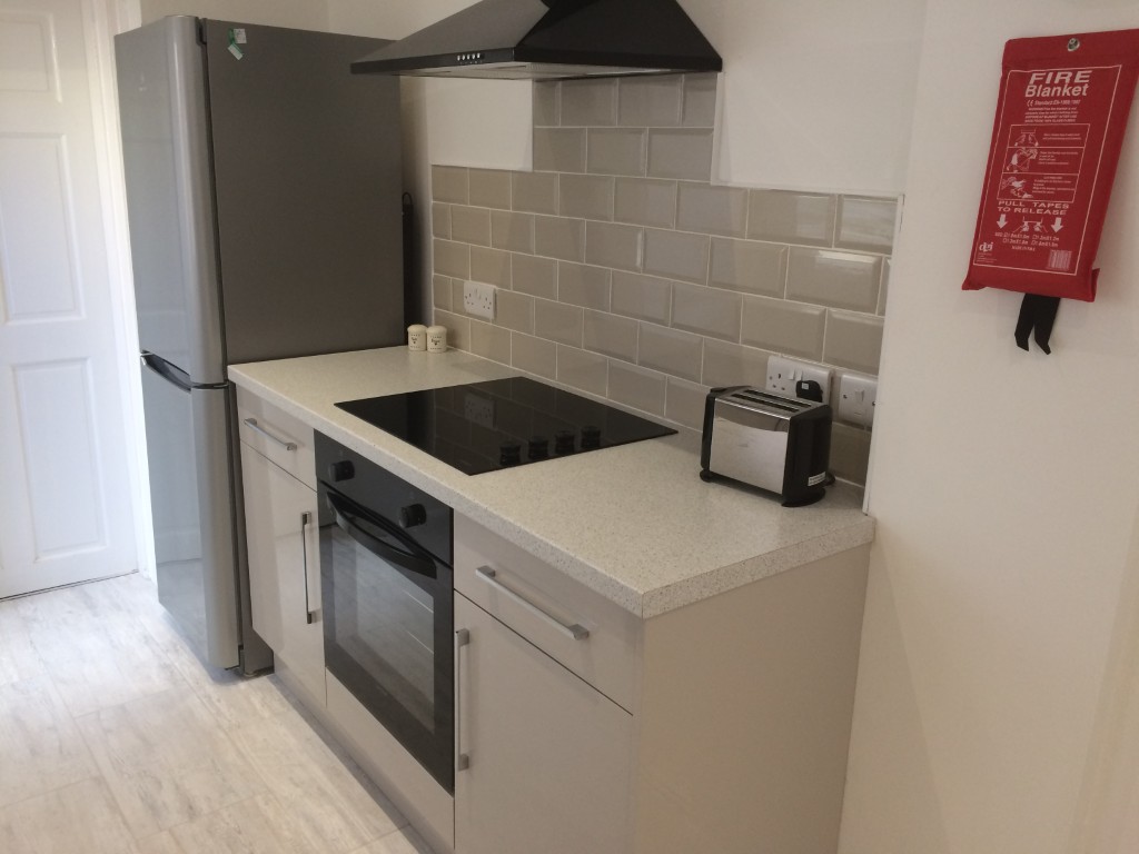  3 Bedrooms - 1 Shared Bathroom  -  49 Kildare Street  - Gallery -  4