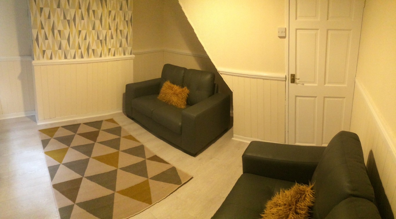  3 Bedrooms - 1 Shared Bathroom  -  61 Portman Street  - Gallery -  8