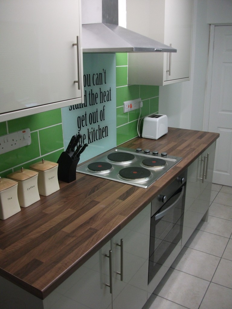  4 Bedrooms - 1 Shared Bathroom  -  43 Clarendon Road  - Gallery -  4