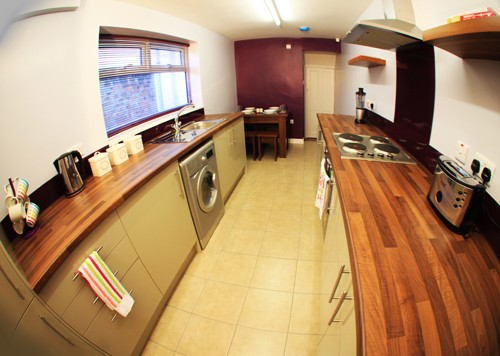  4 Bedrooms - 1 Shared Bathroom  -  76 Glebe Road  - Gallery -  12