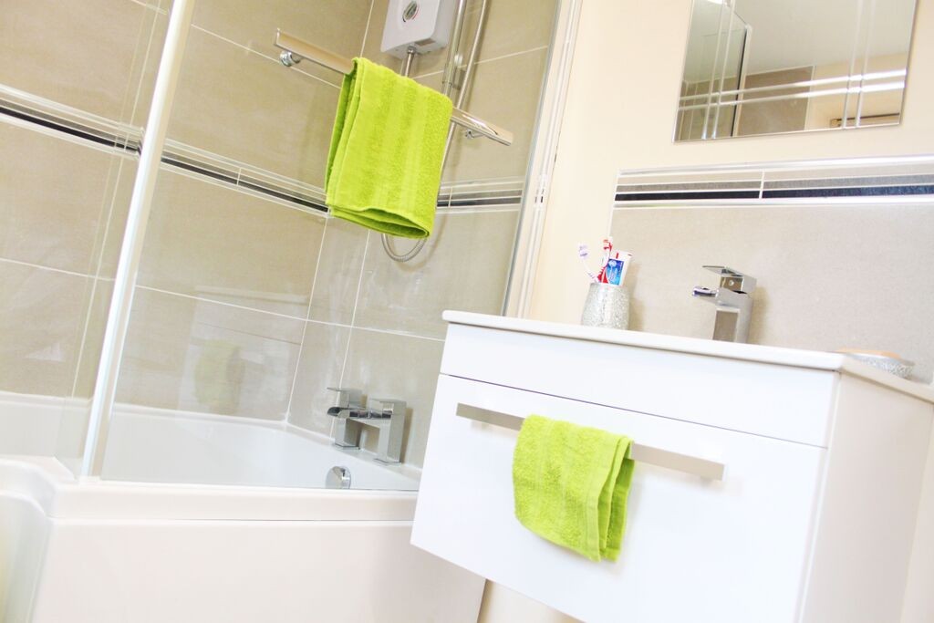  4 Bedrooms - 1 Shared Bathroom  -  25 Percy Street  - Gallery -  4