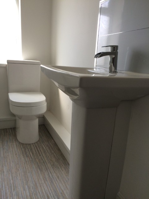  5 Bedrooms - 1 Shared Bathroom  -  29 Clifton Street  - Gallery -  3