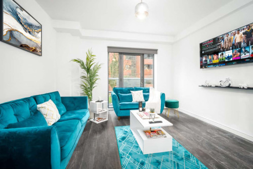 B1 Apartment - 2 Double Bedrooms - Secure Parking
