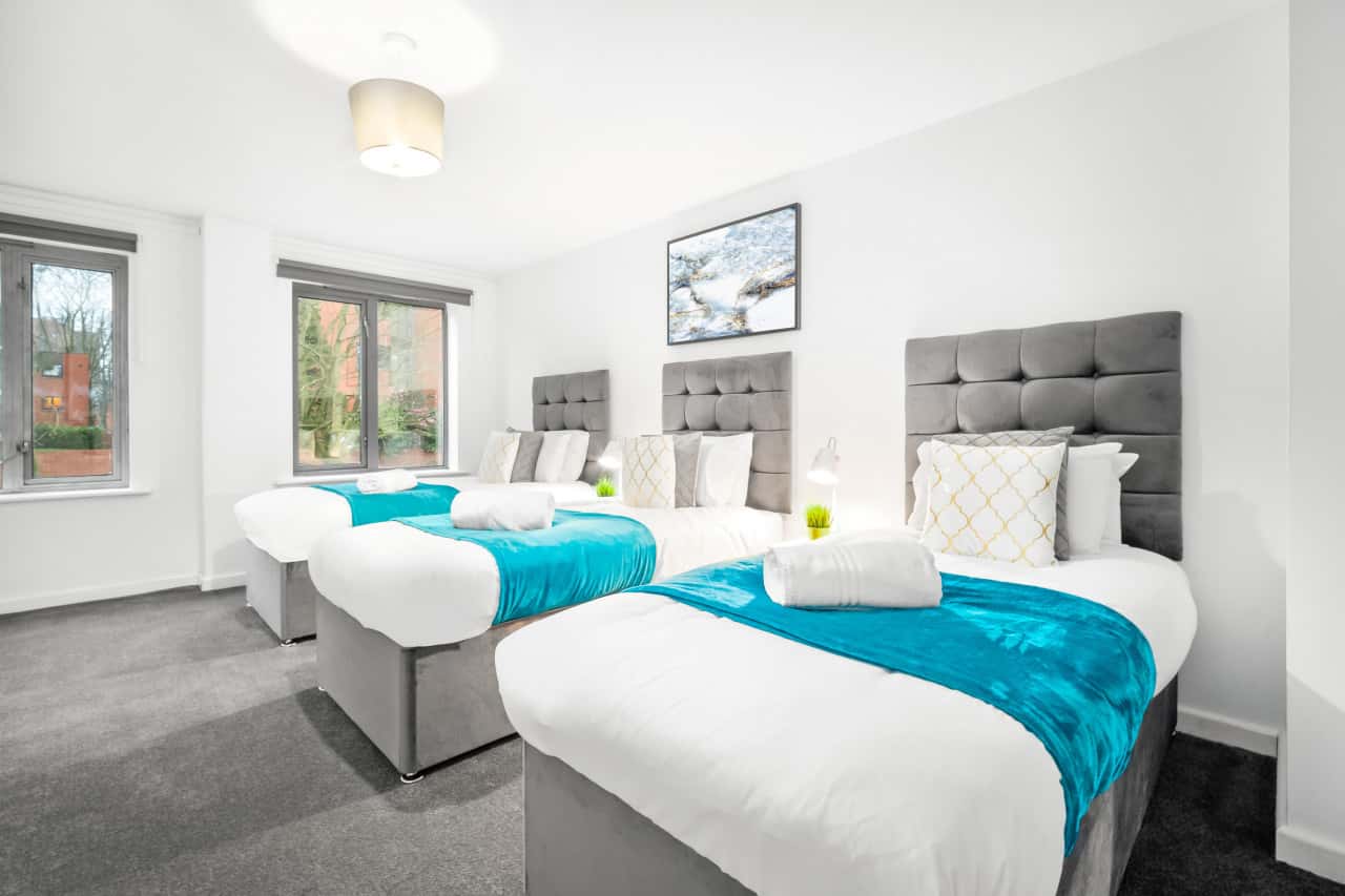 B1 Apartment - 2 Double Bedrooms - Secure Parking