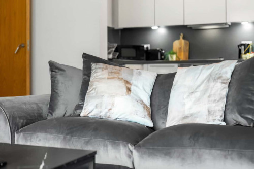 Luxe Apartment - 2 Bedrooms - Central - Balcony - Gallery - 10
