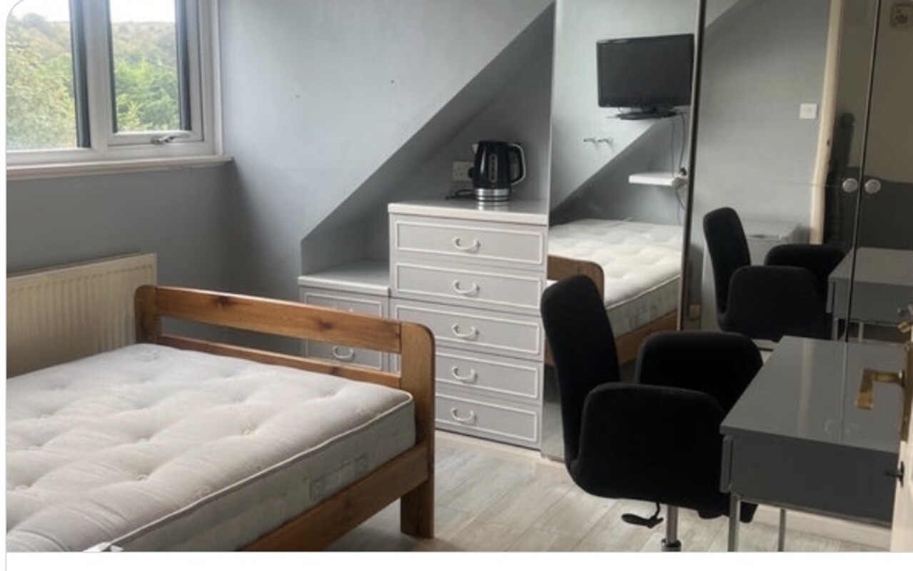 Double Bedroom (Single Bed) - 1