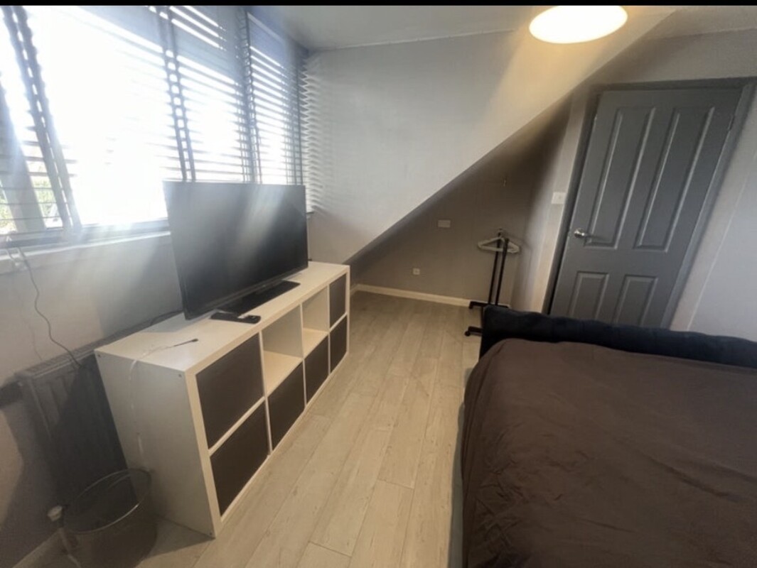 Double Bedroom(Full Room) - 1