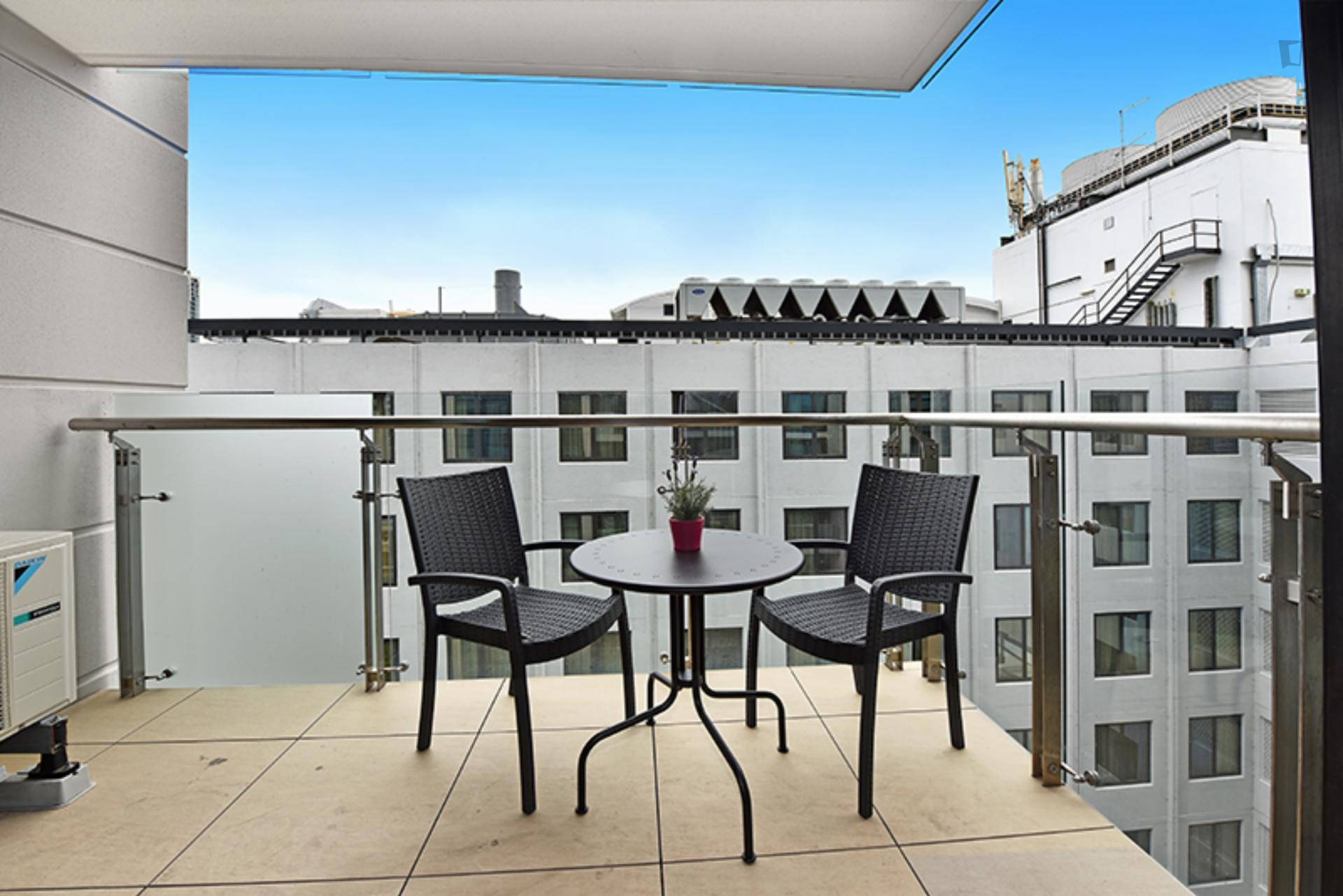 Alluring 1-bedroom apartment near Flagstaff Gardens