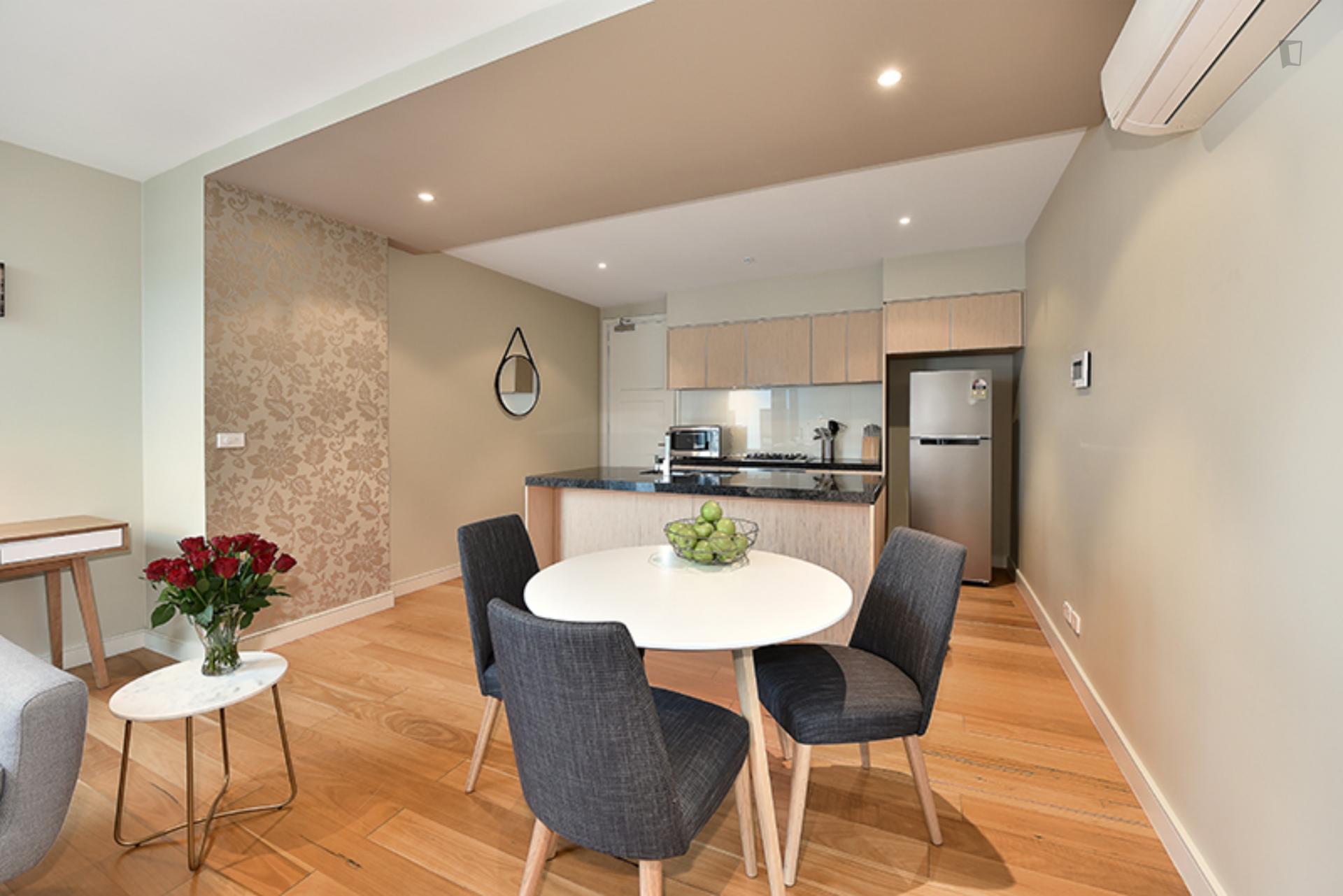 Alluring 1-bedroom apartment near Flagstaff Gardens