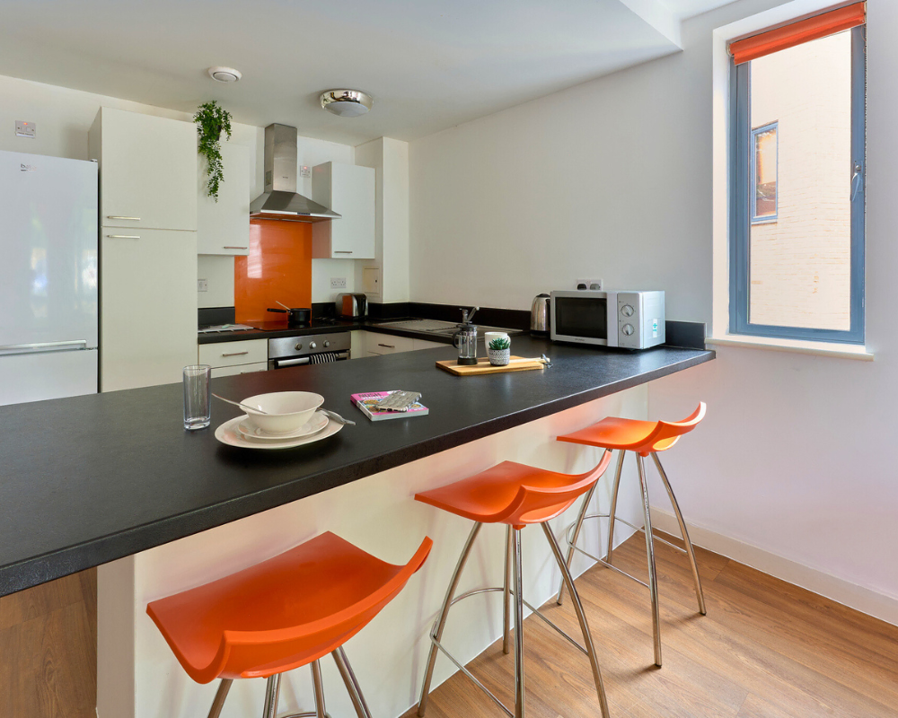 Silver En-Suite - The Village at The Viaduct - Gallery - 3