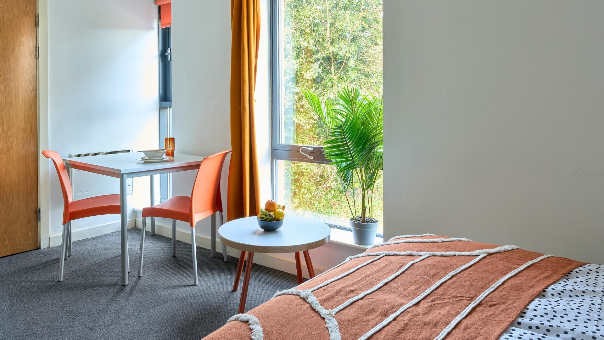 Platinum Studio - The Village at The Viaduct - Gallery - 14
