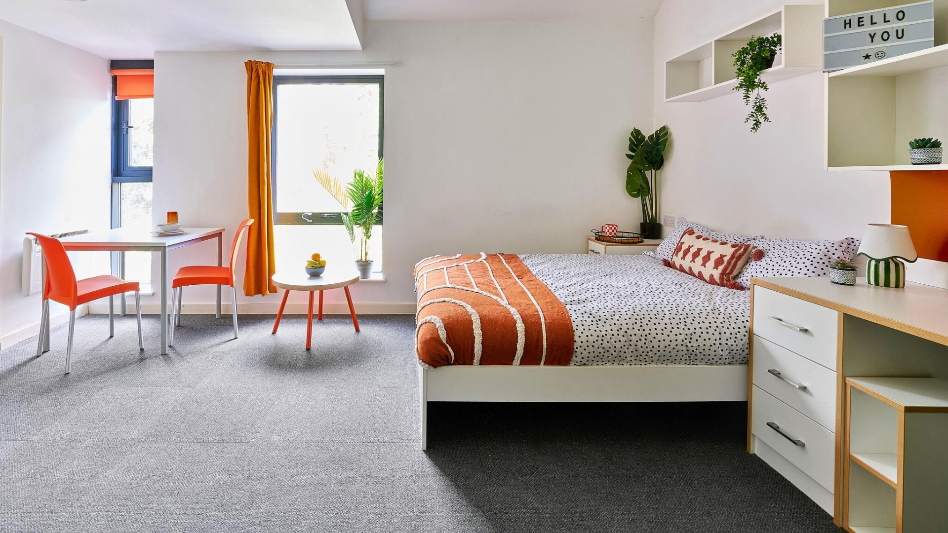 Platinum Studio - The Village at The Viaduct - Gallery - 12