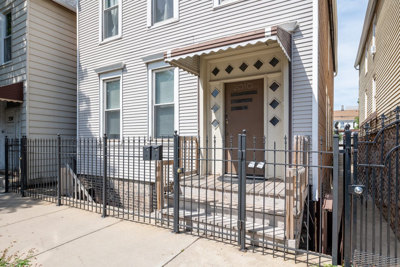 #1404: Pilsen - Full Bedroom D - #1404: Pilsen - Gallery - 5