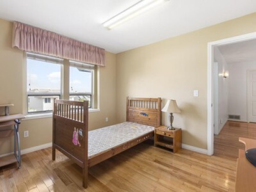 nice-safe-environment-for-you-surrey-187485005920250302052542AM
