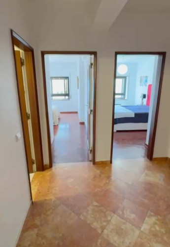 Spacious high floor apartment with sea view in Setubal City Centre