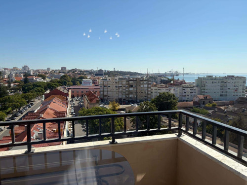 Spacious high floor apartment with sea view in Setubal City Centre - Gallery - 16