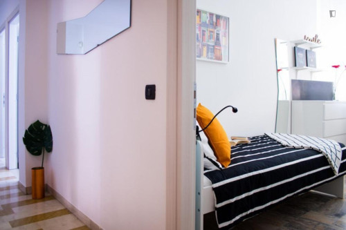Large single bedroom in Mompiano - Gallery - 3